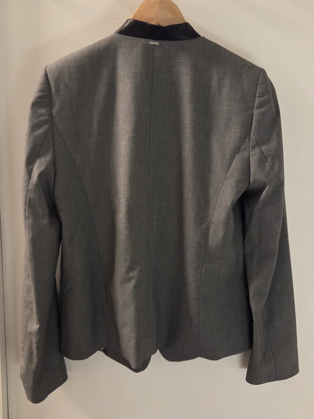Ikks Grey Blazer with Black Faux-Leather Collar - Picture 4 of 4